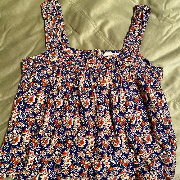 Size medium, floral, pleated, swing tank top, by “Natural Life”. Like new! - Picture 2 of 4